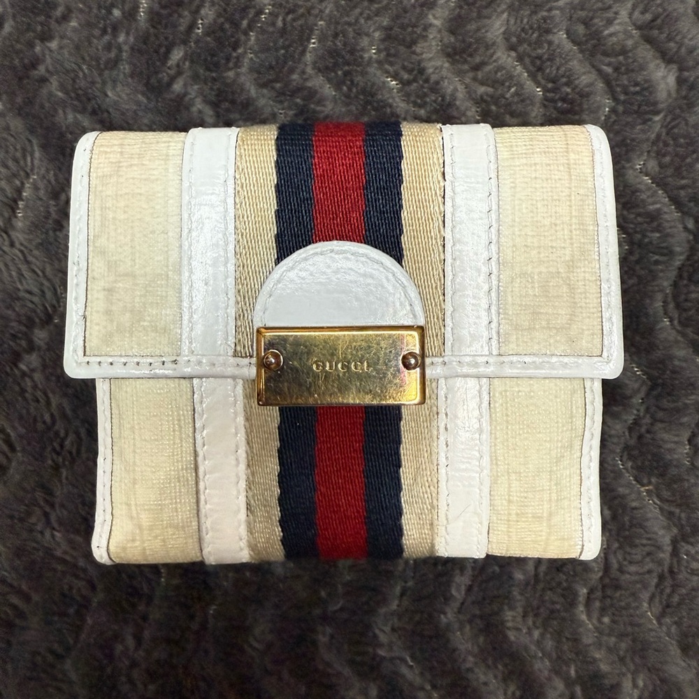 Gucci Cream and White Wallet